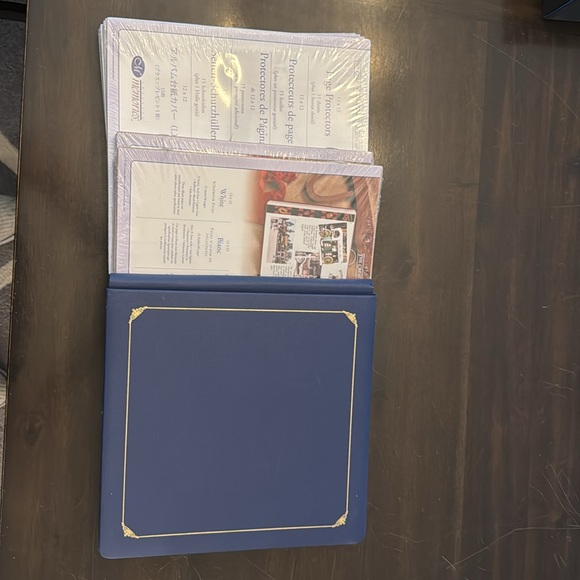 Creative Memories Set - Navy Scrapbook + 45 scrapbook pages + 75 Page Protectors - Picture 1 of 12